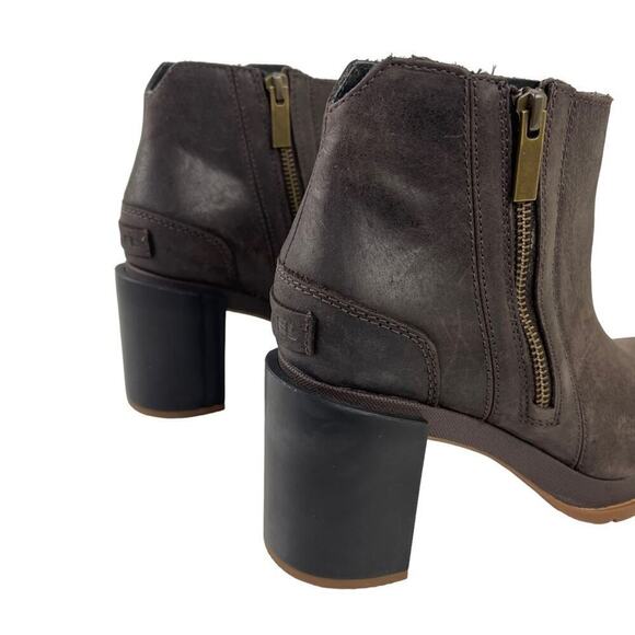 Sorel Blake Distressed Ankle Waterproof Leather Boots in Blackened Brown Size 7 - Picture 7 of 16
